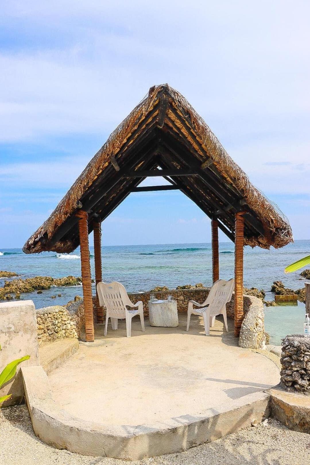 Banana Bay Beach Club Bed and Breakfast Eton Exteriör bild
